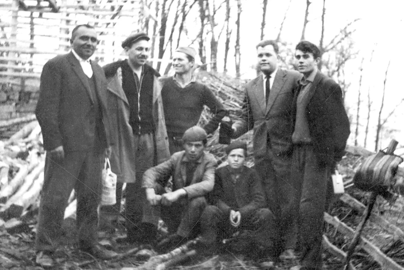ИЗГРАДЊА РЕПЕТИТОРА НА БЕРДУЈСКОМ ВИСУ И ПРВИ ТЕЛЕВИЗОРИ У ЛУЖНИЦИ — fotografija 1