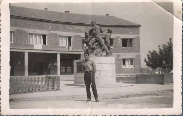 „ ВИДИМО СЕ КОД СПОМЕНИКА“ — Захваљујемо се госпођи Марији Ђорђевић Стојановић на овој дивној фотографији.