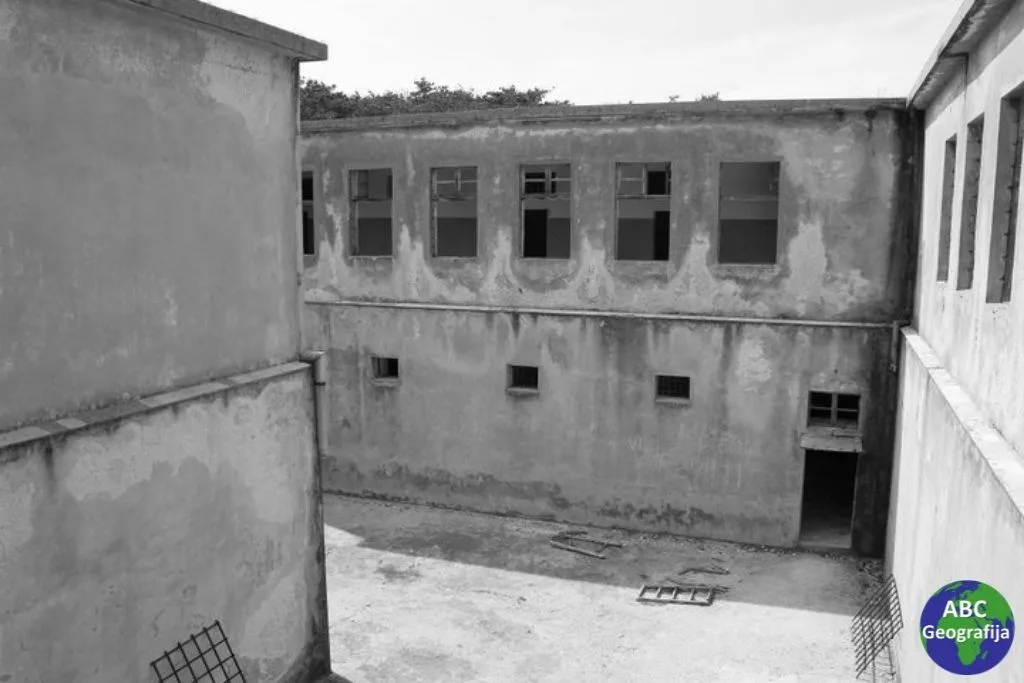 СВЕТОЗАР „ТОЗА“ РАНЧИЋ ИЗ СТРЕЛЦА – ГОЛГОТА ЈЕДНОГ ЛУЖНИЧАНИНА НА ГОЛОМ ОТОКУ — ТРЕЋИ ДЕО — fotografija 1