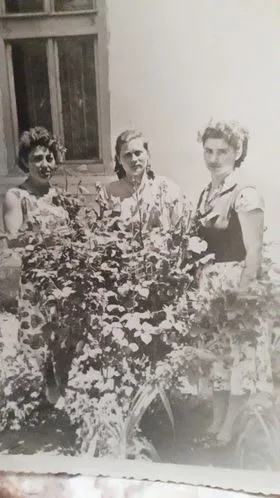 ПРОСВЕТНИ РАДНИЦИ ЛУЖНИЦЕ — Данас објављујемо фотографије наше драге сараднице Анђеле Ивановић о просветним радницима Лужнице. — fotografija 5