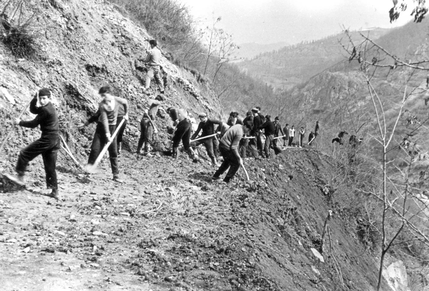 СЕОСКЕ – ЛОКАЛНЕ РАДНЕ АКЦИЈЕ У ЛУЖНИЦИ — ПРВИ ДЕО — fotografija 4
