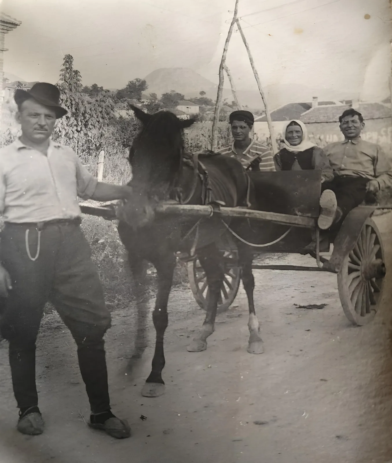 СВАДБА СВЕТОМИРА И ВИДОСАВЕ ЂОРЂЕВИЋ У БРАТИШЕВЦУ - 19. АВГУСТА 1954. ГОДИНЕ
