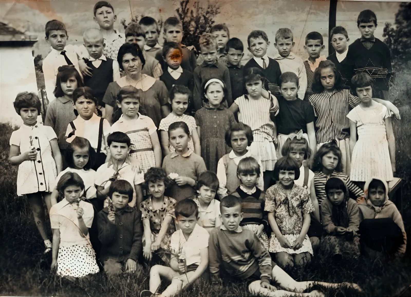 ОСНОВНА ШКОЛА У БАБУШНИЦИ — Ђаци основне школе у Бабушници шездесетих и седамдесетих година прошлог века.