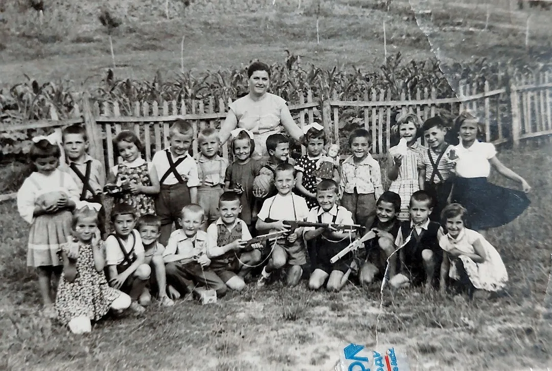 ПОЛАЗНИЦИ ОБДАНИШТА У БАБУШНИЦИ 1958. ГОДИНЕ