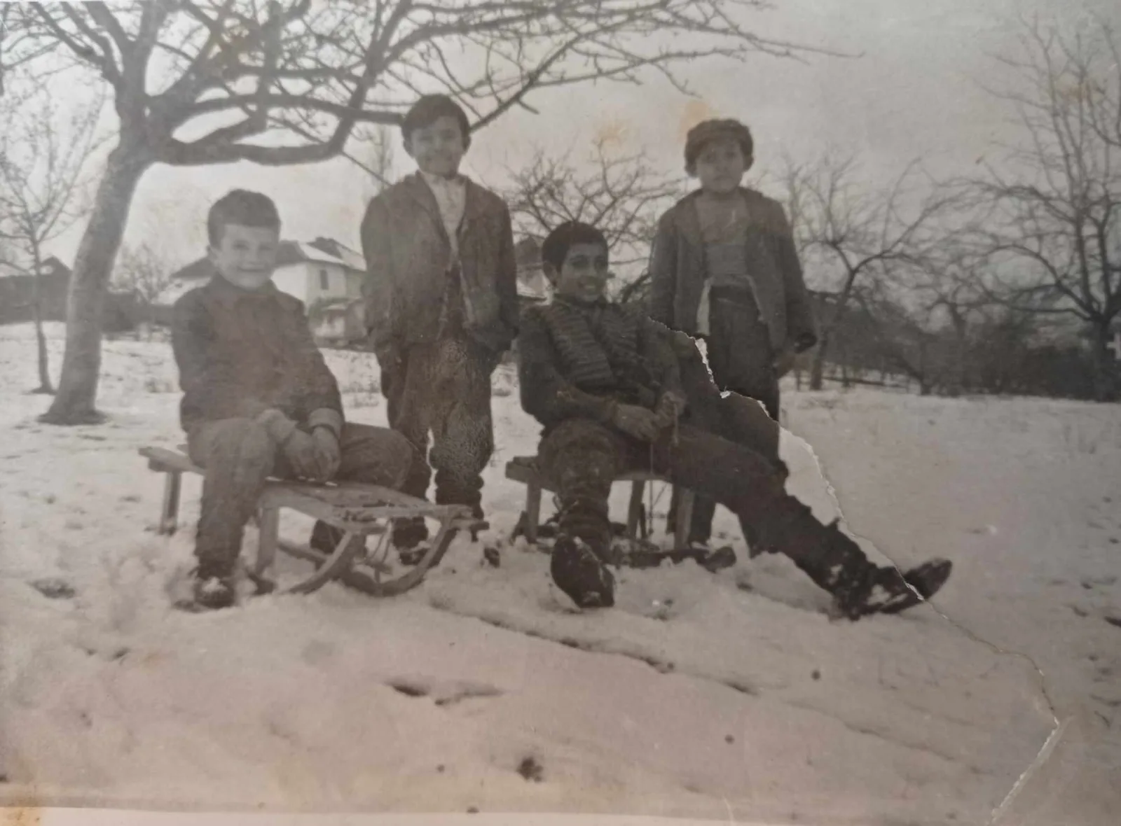 ОМЛАДИНА ЛУЖНИЦЕ ШЕЗДЕСЕТИХ/СЕДАМДЕСЕТИХ ГОДИНА ПРОШЛОГ ВЕКА — fotografija 6