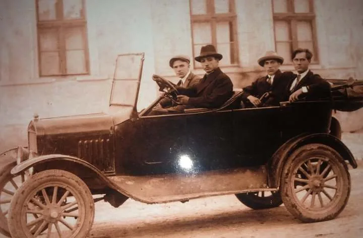 ПРВИ АУТОМОБИЛИ У ПРЕДРАТНОЈ ЛУЖНИЦИ